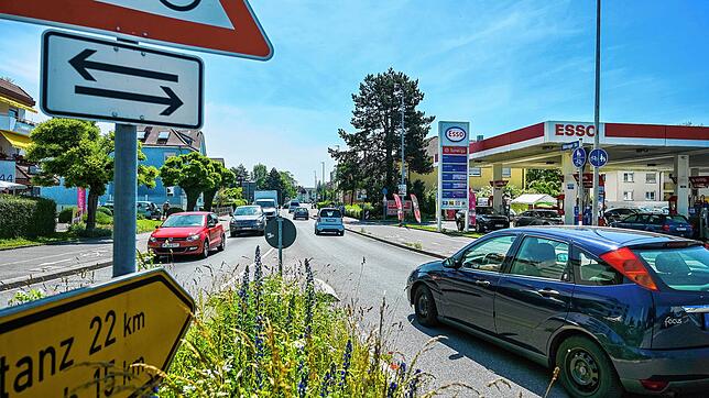 Die Böhringer Straße im Bereich des BEZ-Kreisels und der Tankstelle: Hier befindet sich laut Polizeirevierleiter Willi Streit ein ...