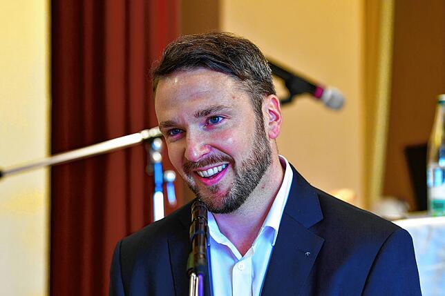 SBFV-Schatzmeister Matthias Löffler (St. Peter): „Dank der Unterstützung durch den DFB konnten wir den Vereinen im vergangenen ...