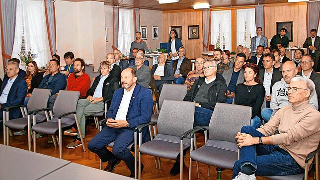 Zum Unternehmerfrühstück zum Thema Windkraft und künstliche Intelligenz hatte die Stadtverwaltung zusammen mit der IHK eingeladen. Bild: ...