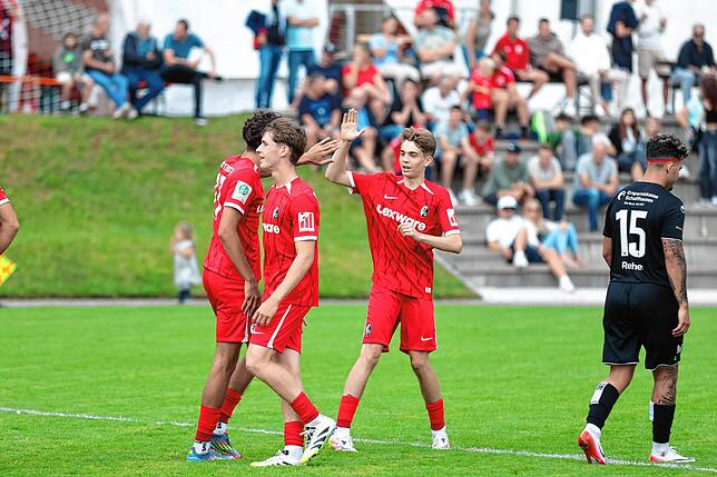 Bild 1: U19 des SC Freiburg gewinnt Test in Eggingen gegen den SV Schaffhausen mit 4:1 – wir haben Fotos!