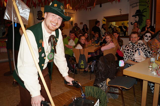 Vize Alexander Cerny muss Einiges einstecken. Bilder: Martina Wolters