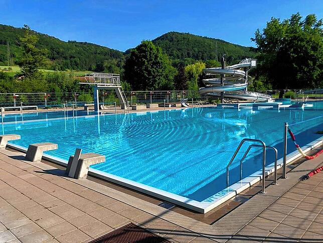 Gitter am Schwimmbecken im Vitamare in Frick/CH.