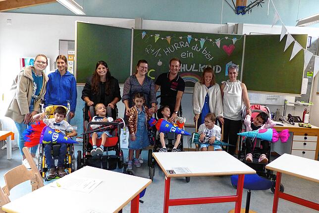 Vier Jungen und zwei Mädchen wurden in die erste Klasse der Wutachschule in Tiengen eingeschult. Klassenlehrerin ist Lisa Kaiser ...