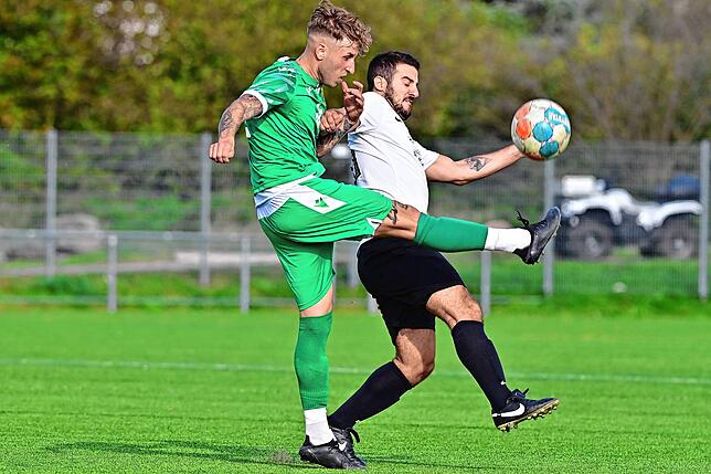 Bild 10: SV Herten besiegt die SG FC Wehr/Brennet mit 3:2 &ndash; und wir haben Bilder!