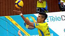 Aufschlag zum letzten Zweitliga-Spiel 2024 des TSV Mimmenhausen (Philipp Friedrich) am Samstag gegen Langen.