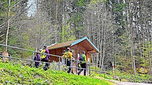 Neben der Neugestaltung der Kassen mit Info-Punkten im Wasserfallgebiet werden selbstreinigende Toilettenanlagen gebaut und nun auch ein ...