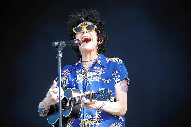 Bild 10: Southside 2022: Bilder vom Konzert von Sängerin LP am Samstag