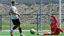 Der SV Deggenhausertal gewinnt 2:0 beim SC Pfullendorf II, weil Torhüter Erik Mutter (Jonas Bentele musste nicht mehr eingreifen) auch ...