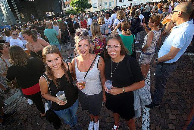 Bild 10: Namika begeistert 1800 Fans in Markdorf. Wir haben alle Bilder