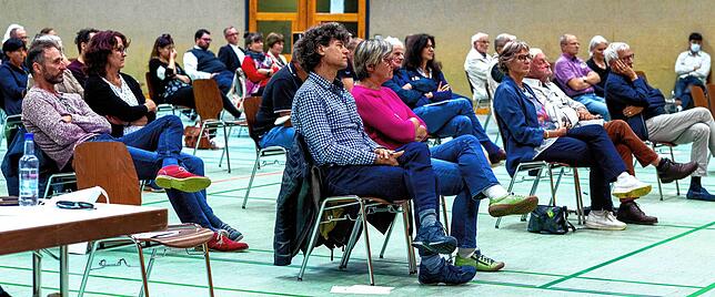 Das Publikum in der Meßkircher Stadthalle erlebte heftige Diskussionen.
