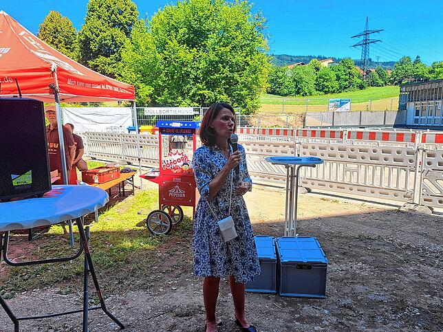 Auch die parlamentarische Staatssekretärin und MdB Rita Schwarzelühr-Sutter nimmt an dem Tag der offenen Baustelle am Gesundheitscampus ...