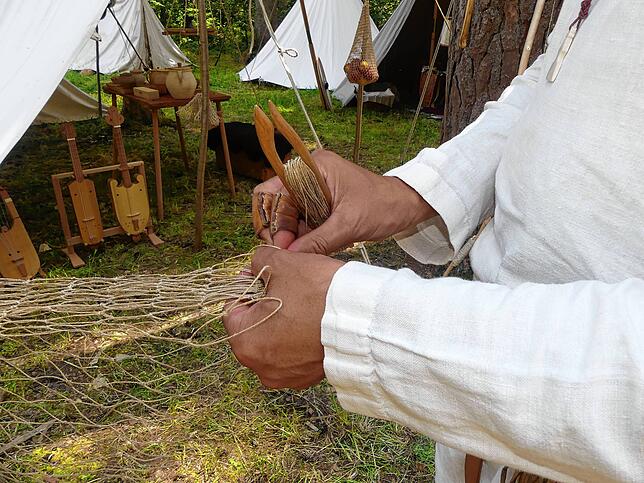 Bild 10: Zeitreise auf dem Campus Galli: Living-History-Gruppen zeigen Leben im Mittelalter