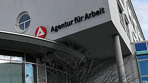 Im März waren im Landkreis Sigmaringen und dem Zollernalbkreis waren 7.900 Menschen arbeitslos gemeldet. Die Arbeitslosenquote liegt wie ...