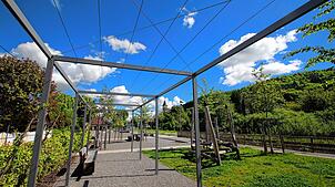 Der Stahringer Dorfplatz wurde bereits im Jahr 2020 fertiggestellt. Bis heute fehlt es jedoch im Bereich der Sitzbänke an einer ...