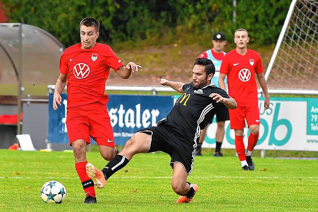 Bild 12: FC Wallbach setzt sich knapp mit 2:1 gegen den FC Tiengen 08 durch &ndash; und wir haben Bilder
