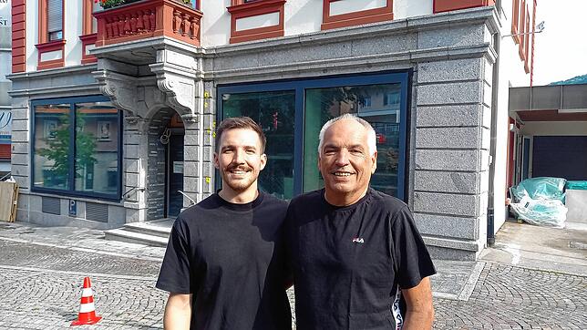 Jonas (links) und Gerhard Muffler sind Bäckermeister in fünfter und vierter Generation. Sie lassen gerade das Ladengeschäft der Familie ...