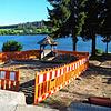 Der Spielplatz am Campingplatz wird erneuert. Er war nicht mehr sicher. Es ist eine der ersten Maßnahmen der neuen Verwaltung.