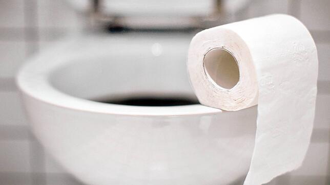 Da hilft auch kein Klopapier: Wenn Spülen verboten ist, ist ein Toilettengang keine gute Idee. Gut, dass es nicht so ist.