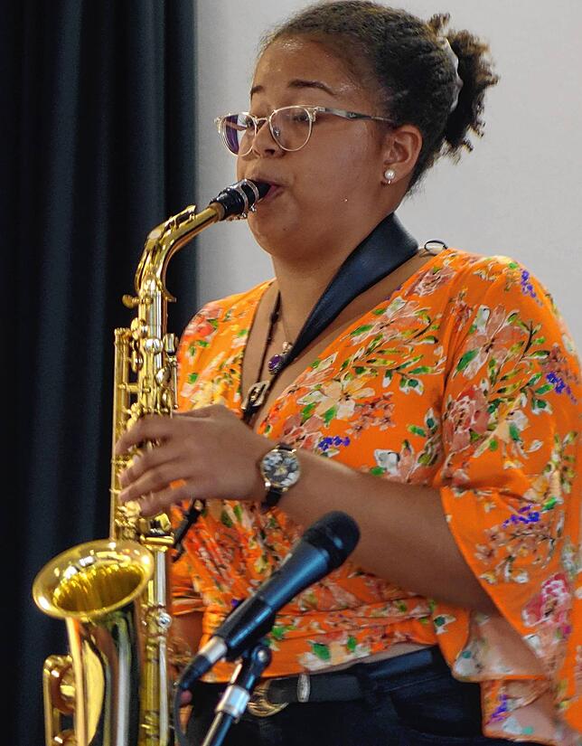 Jazzsaxophonistin Gabriele Maurer wartet auf einen Ersatztermin für ihr Laufenburger Schlössle-Konzert.