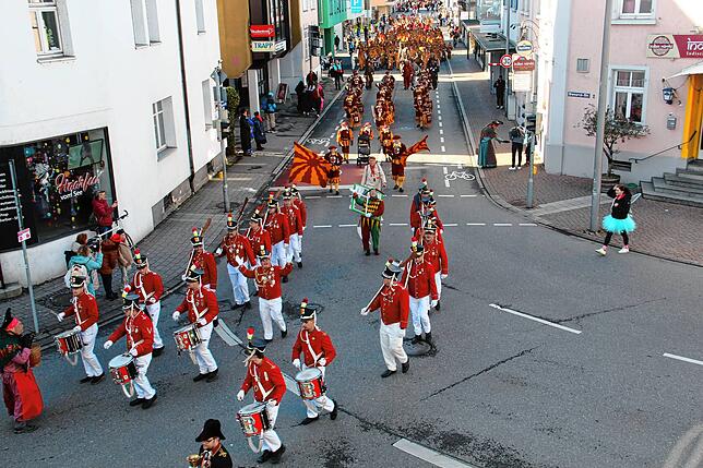 Bild 3: Schmutziger Dunschtig in Radolfzell: Die beeindruckendsten Bilder vom Narrenbaumumzug