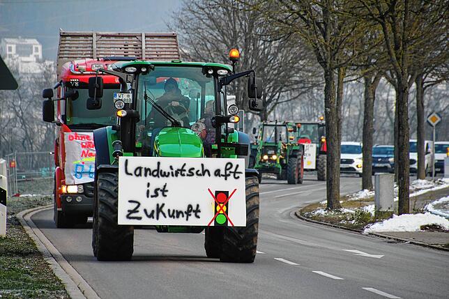 Bild 4: Korso mit 450 Fahrzeugen und Abschlusskundgebung &ndash; Das sind die Bilder