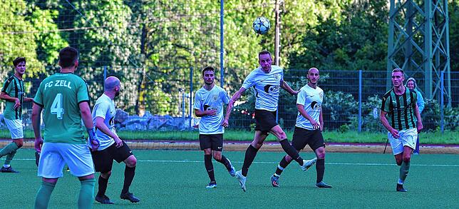 Bild 6: FC Zell muss gegen den SV Herten mit einem Punkt zufrieden sein &ndash; und wir haben die Bilder!