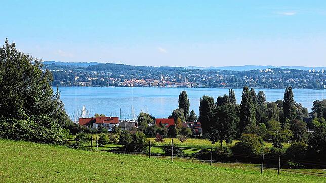 Blick auf den Überlingersee, vom Ziegelhofstüble aus auf dem Weg nach Wallhausen.