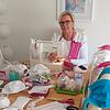Judith Schreiber aus Hoppetenzell versucht sich abends und am Wochenende im Nähen von Hygiene-Mundschutzmasken. Bild: Privat