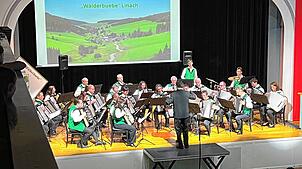 Zum Jahreskonzert am Samstag, 12. April, lädt der Harmonikaverein Linach (Bild) in die Festhalle in Furtwangen ein. Als Gastverein wird ...
