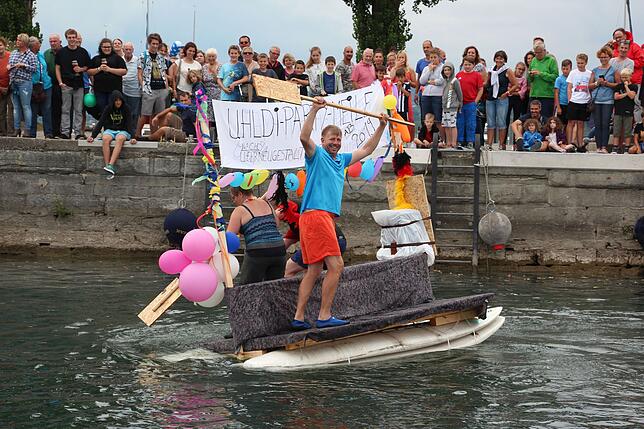 Bild 9: So schön war das Hafenfest: Bilder von Schrottregatta, Feuerwerk und Programm