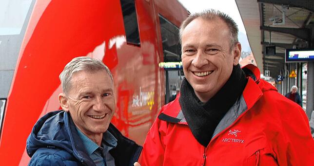 Lothar Probst, Verkehrsexperte im Landratsamt Waldshut (links), und Christian Brinkmann, Geschäftsführer der Bahnbetriebe Blumberg