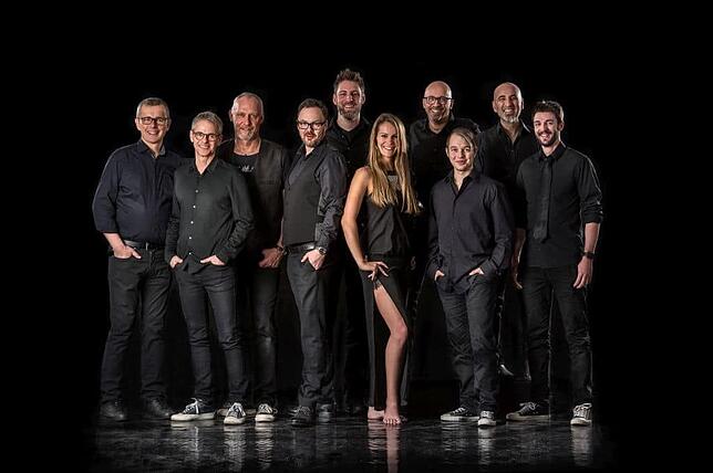 Die Band The Soulmachine spielt auf dem Rathausplatz eine begeisternde Mischung aus Soul, Funk, Pop und Rhythm’n’Blues.