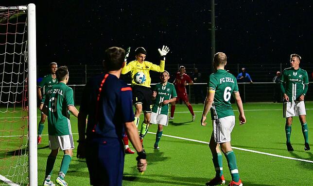 Bild 28: FC Wallbach feiert beim 3:1 gegen den FC Zell seinen ersten Heimsieg &ndash; und wir haben die Bilder!