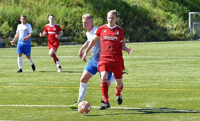 Bild 24: FC RW Weilheim rettet sich dank eines 11:2-Sieges gegen die Spvgg. Brennet-Öflingen &ndash; und wir haben Bilder!