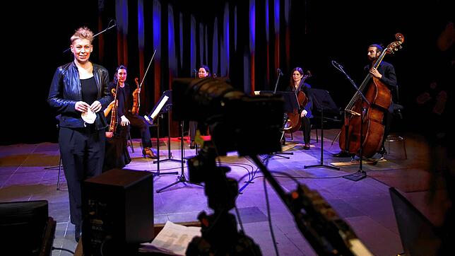 Das Kulturzentrum K9 wird jetzt immer wieder freitags zum Fernseh-Studio, denn gemeinsam mit der Südwestdeutschen Philharmonie Konstanz ...