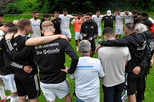 Bild 2: SV 08 Laufenburg verpasst den Aufstieg beim ESV Südstern Singen mit 1:4 – und wir haben Bilder!