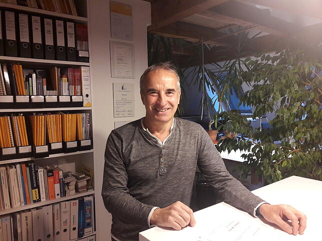 Architekt Walter Freter in seinem Büro in Wehrhalden.
