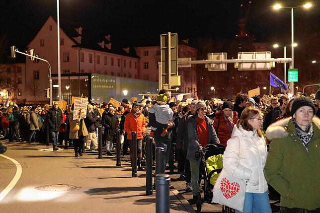 Bild 13: Konstanz geht für Zusammenhalt und Demokratie auf die Straße: Bilder