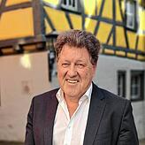 „Ich freue mich, dass wir neues Wohnbauland und Gewerbeflächen trotz schwieriger Haushaltslage erschließen. „ Jürgen Waldschütz, ...