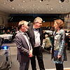 Tübingens Baubürgermeister Cord Soehlke (Mitte) und die Moderatoren des Abends, Bettina und Herbert Dreiseitl.
