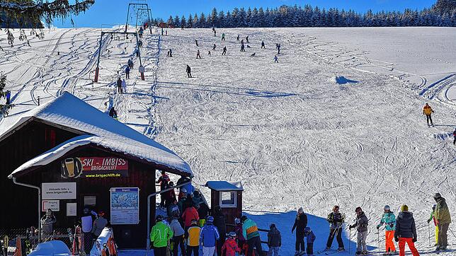 Reger Skibetrieb herrscht bei gutem Wetter am Brigachlift in Oberkirnach &ndash; wie hier 2017. Für die kommende Saison werden die ...