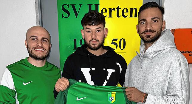 Reaktiviert: Trainer Eike Elsasser (links) freut sich, dass Michael Aselborn (Mitte) wieder aktiv wird und durch die Vermittlung von ...