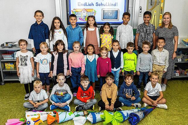 Die Klasse 1c der Hebelschule Gottmadingen mit ihrer Klassenlehrerin Carlotta Wiesmann.