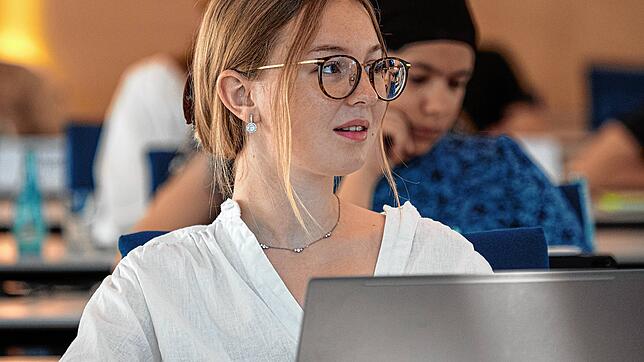 Lisette Breyer hat den Wunsch nach Gerechtigkeit, hier ist sie bei einem Jugend-Presse-Kongress der Young Leaders.