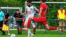 Mokhtar Boulachab (weißes Trikot) rückte beim Pokalspiel gegen Gottmadingen-Bietingen in die Villinger Startelf und zeigte einen starke ...