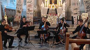 Das Gambenensemble Le Consort de la Nuit gestaltet das Konzert im Rahmen des Görwihler Kultursommers. Bild: Karin Stöckl-Steinebrunner