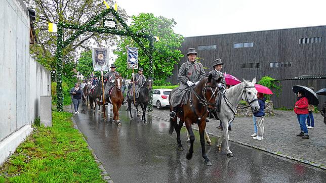 Bild 35: Bilder vom Georgiritt in Limpach im Deggenhausertal am Muttertag