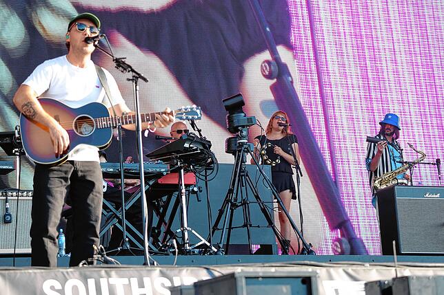 Bild 1: Sam Fender rockt das Southside 2025: Hier gibt es die besten Bilder
