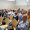 Zahlreiche Obereschacher Bürger informierten sich über das geplante Solarpark-Projekt in Obereschach. Bild: Eberhard Stadler