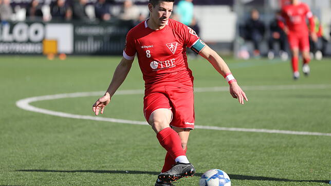 Auf Dominik Almeida und den 1. FC Rielasingen-Arlen warten in der Verbandsliga spannende Duelle in der direkten Umgebung.